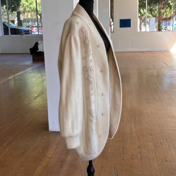 Vintage ivory Angora long sleeve, open front cardigan - Picture 10 of 15